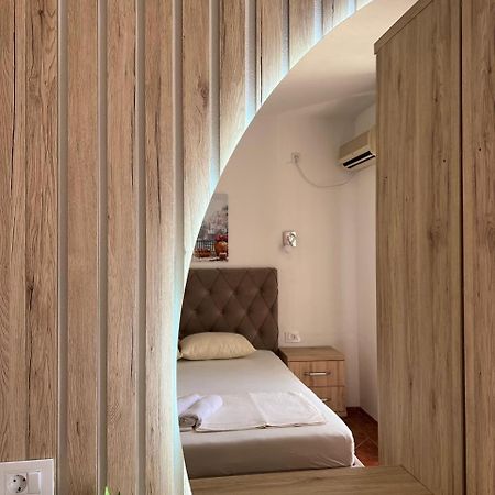 Kontiki Apartments Ulcinj Buitenkant foto