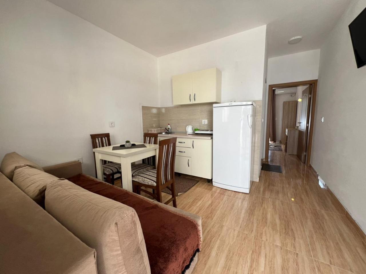 Kontiki Apartments Ulcinj Buitenkant foto