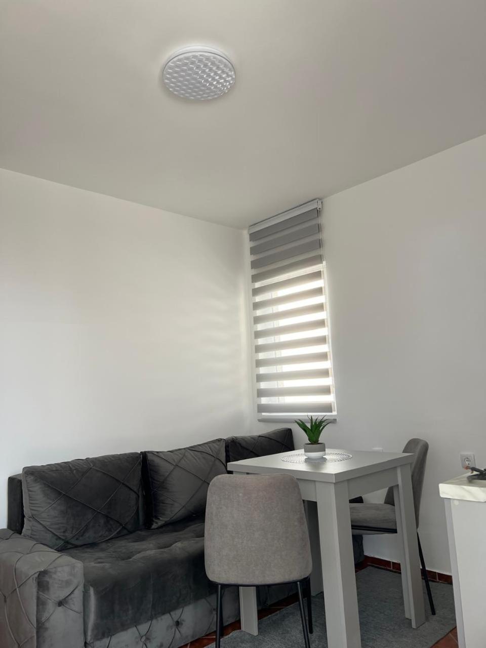 Kontiki Apartments Ulcinj Buitenkant foto