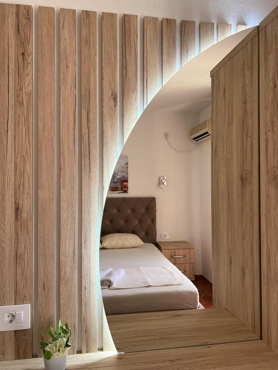 Kontiki Apartments Ulcinj Buitenkant foto